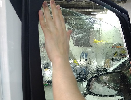 運転席･助手席 2面のみＵＶ カット＆ 断熱フィルム(透明)