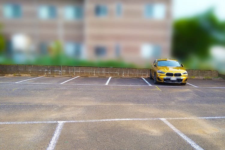 業務用駐車場（計１７台）