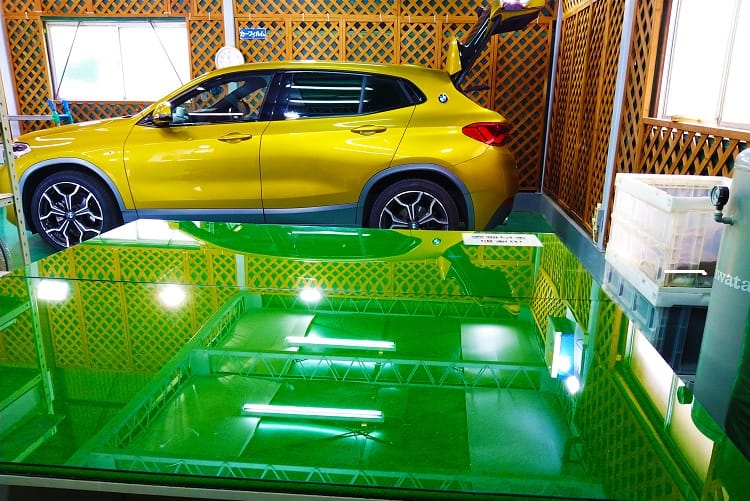 カーフィルムブース(大型カット調整台) 